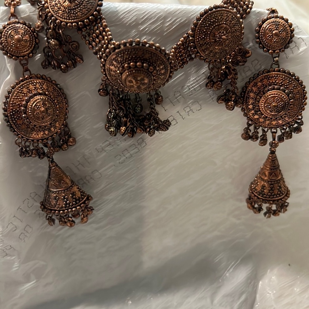 Antique style jewelry set